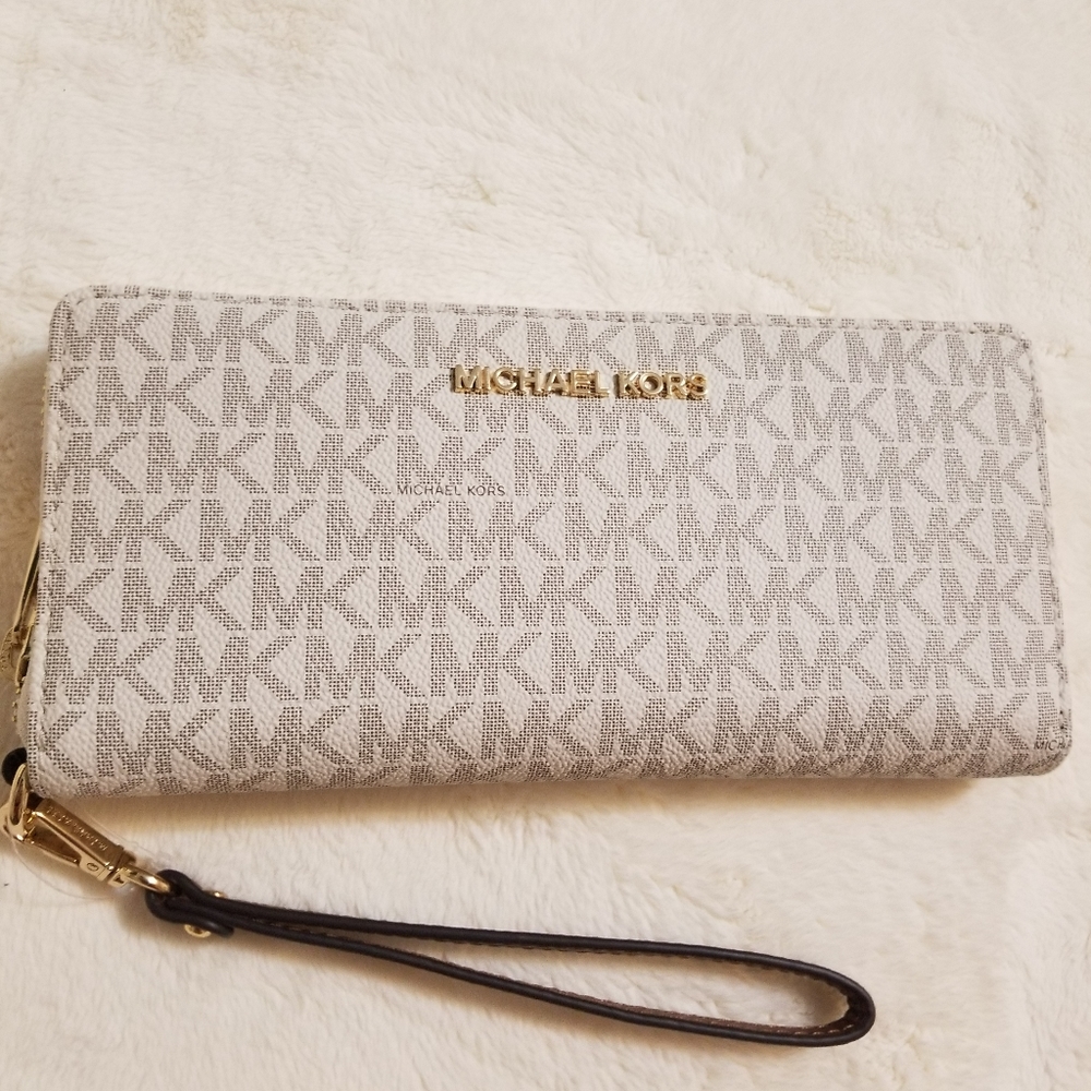 BNWT MICHAEL KORS LOGO WALLET💗
